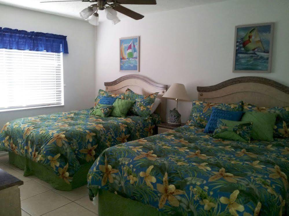 Coconuts Beach Resort Anna Maria Exterior photo